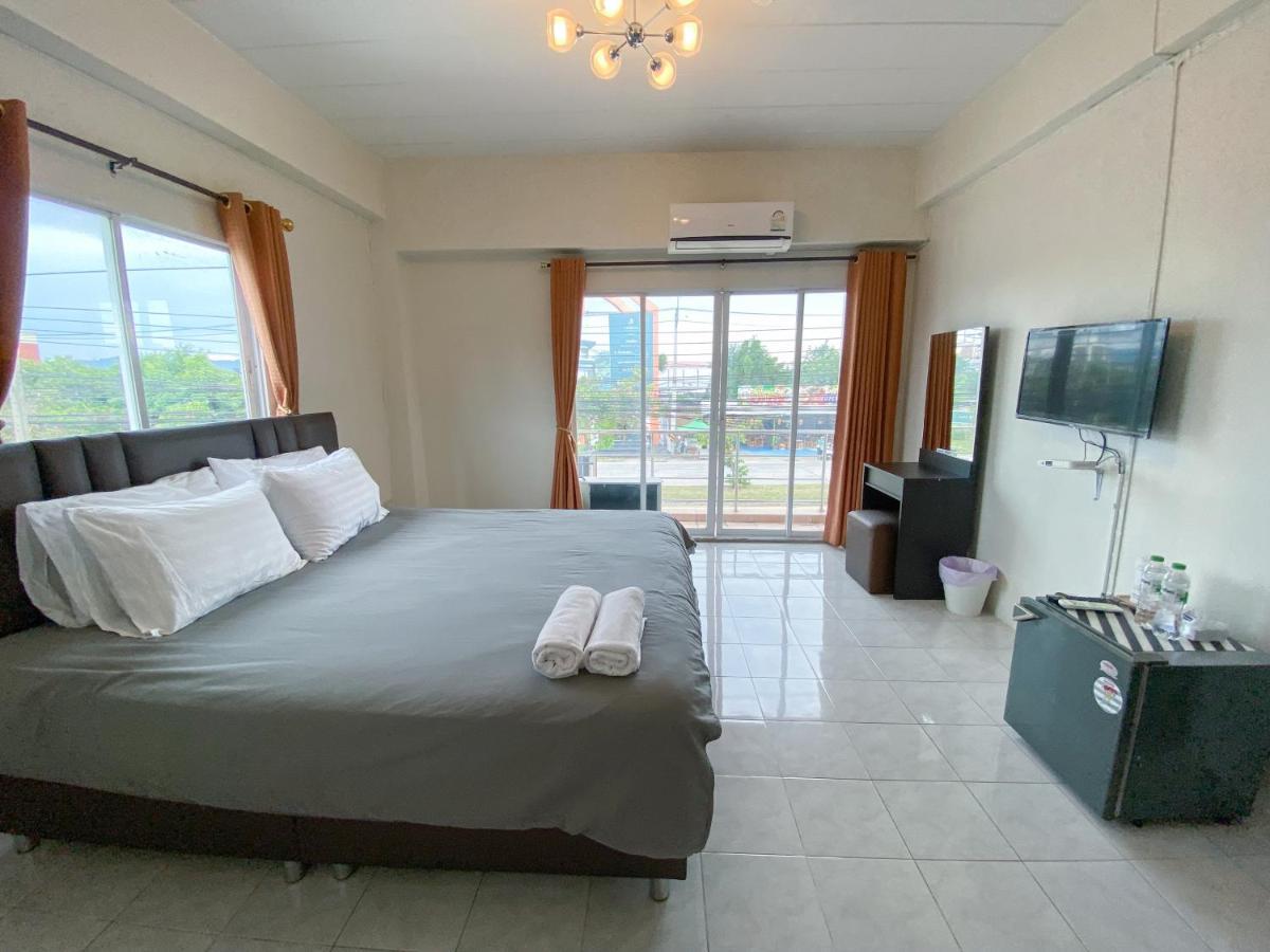 Uh Hostel Bangsaen Buitenkant foto