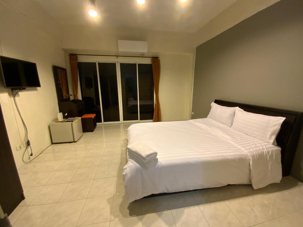 Uh Hostel Bangsaen Buitenkant foto